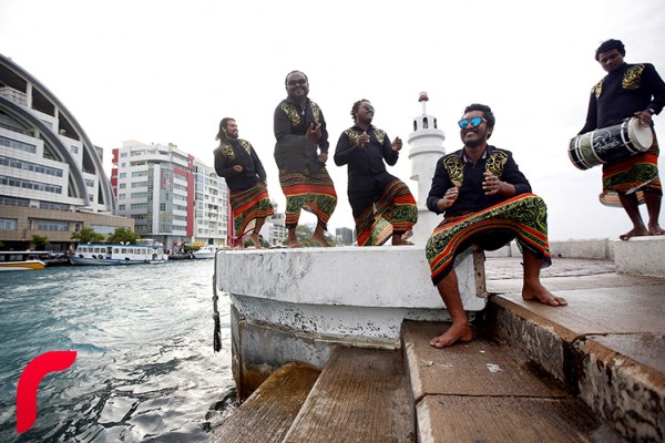 ހަބޭސް އިން ވަނީ އަމިއްލަ މިއުޒިކް އަލްބަމް "ޖިންނި" އާންމުންނާ ހަމައަށް ގެނެސް ދީފައި. މިއީ ގިނަ ބަޔެއްގެ ސަޕޯޓް ލިބުނު އަލްބަމެއް