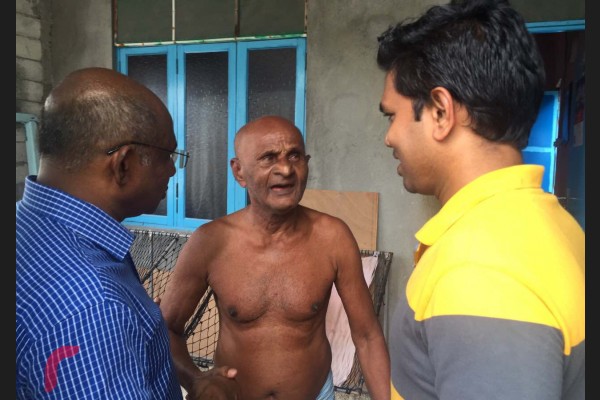 ލޯކަލް ކައުންސިލް އިންތިހާބަށް ކެމްޕެއިން ކުރުމުގެ ގޮތުން އެމްއޯޔޫގެ އިސްވެރިން ދޮރުން ދޮރަށް ކެމްޕެއިން ކުރައްވަނީ