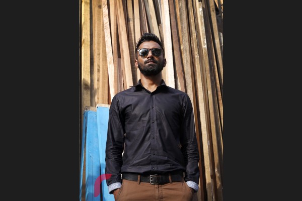 ޖުމެޔިލް އަދި މީހަކާ ނީދޭ އެކަމަކު މިހާރު އުޅެނީ ސީރިއަސް ރިލޭޝަންޝިޕެއްގައި ކަމަށް ބުނި. ފޮޓޯ:އަޝްވާ ފަހީމް/ރާއްޖެއެމްވީ