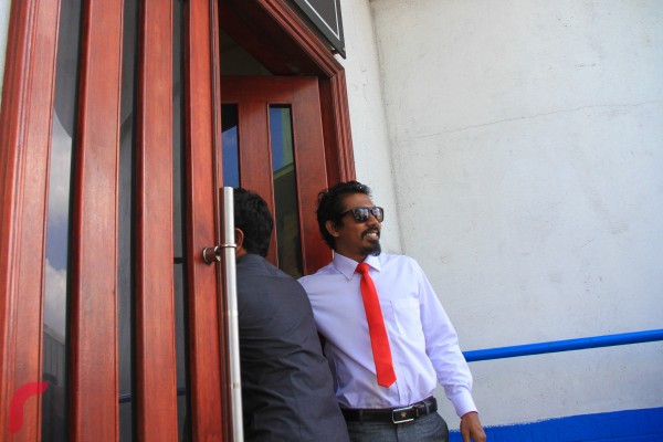 ފުލުހުންގެ ދައުރު އަދާކުރުމަށް ދަތިކޮށްފައިވާ ކަމަށް ބުނެ ރާއްޖެޓީވީގެ ކެމަރާމަން އާދަމް ޒަރީރުގެ މައްޗަށް ހުކުމް ކޮއްފިއެވެ.