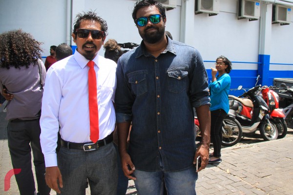 ޒަރީރު ހުކުމް ކުރާ މަޖިލީހައް ވަނުމުގެ ކުރިން އެކުގައި މަސައްކަތް ކުރަ ނޫސްވެރިންނާއިއެކު ފޮޓޯ އަކައް ހުއްޓިލައިގެން