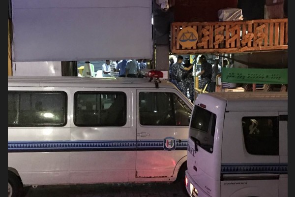 ކޯޓު އަމުރެއްގެ ދަށުން އެމްޑީޕީ ހަރުގެ ފުލުހުން ބަލައި ފާސްކުރީ ބުދަ ދުވަހުގެ ރޭ އިރާކޮޅުގެ ވަގުތެއްގައި