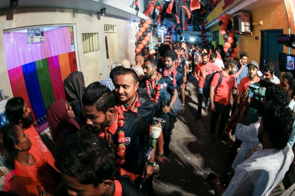 ޓީސީ ޓީމް މާލެ އައުމުން ކުޅިވަރަށް ލޯބިކުރާ ފަރާތްތަކުގެ އިތުރުން ސަރުކާރުގެ އިސްވެރިން ވަނީ ހޫނު މަރުހަބާއެއް ކިޔާފައެވެ