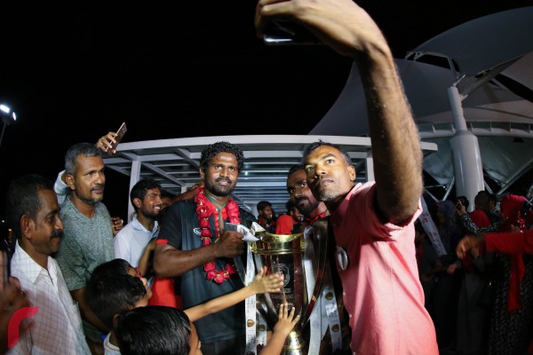 ޓީސީ ޓީމް މާލެ އައުމުން ގިނަ އަދަދެއްގެ ސަޕޯޓަރުން ވަނީ އެސަރަހަށްދައް އައިސް ކުޅުންތެރިންނާއިއެކު އުފާ ފާޅުކޮއްފައި