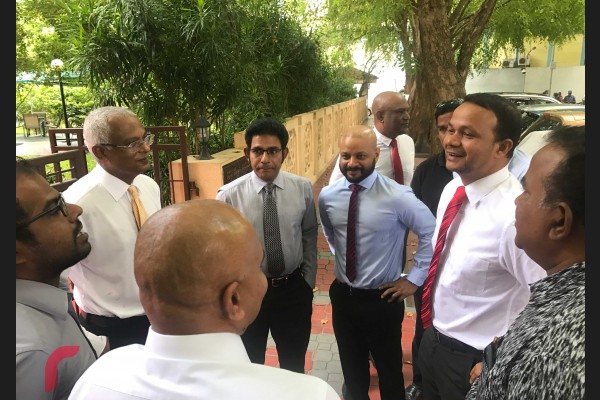 މަޖިލިހުގެ ރައީސްގެ މައްޗަށް އިތުބާރު ނެތް ކަމަށް ފާސްވާނީ އެ ދުވަހެއްގެ ޖަލްސާއެއްގައި ވޯޓުގައި ބައިވެރިވާ މެމްބަރުންގެ އަޣުލަބިއްޔަތުން.