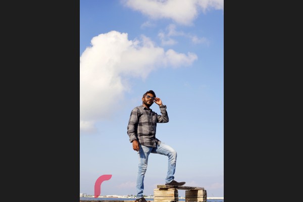  ކުޑަ އިއްބެ އަކީ ފާޑު ކިޔުން ބަލައިގަންނަ ފަންނާނެއް. އޭނާ ބުނީ "ހުރިހާ ފާޑު ކިޔުމެއް އިޙްތިރާމާއެކު ބަލައިގަންނަން" ކަމަށް. ފޮޓޯ:އަޝްވާ ފަހީމް