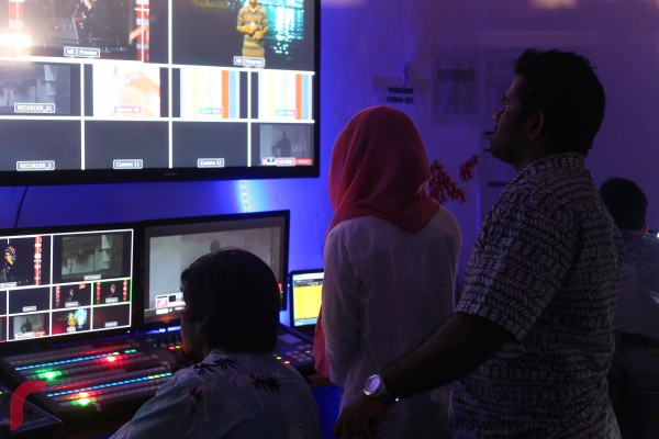 އާރތް އަވަރ ފާހަގަ ކުރުމަށް ރާއްޖެ ޓީވީއިން ވަނީ 8:30 އިން ފެށިގެން އެއްގަޑިއިރު ވަންދެކައް ވަނީ ހުރިހާ ބޮކިފަދަ ތަކެެތި ނިއްވާލާފައިއެވެ. 