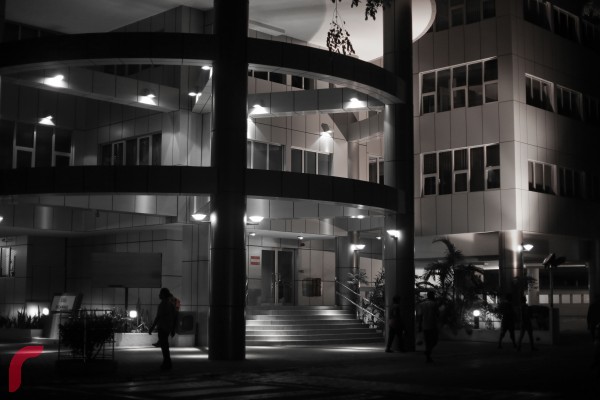 2009 އަހަރު ރާއްޖޭގައި ފެށި ކެމްޕޭންގެ ދަށުން އޭރުގެ ރައީސުލްޖުމްހޫރިއްޔާ ދިރިއުޅުއްވި މުލިޔާގެޔާއި، ސަރުކާރުގެ ހުރިހާ އިމާރަތްތަކުގެ ދިއްލުންތައް ނިއްވާލާފައިވާއިރު މިއަހަރު ނިއްވާލާފައި ނުވާކަން ފާހ