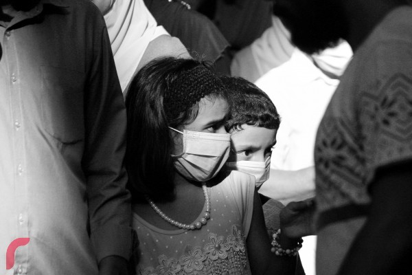 02:00 އިން ހަވީރު 04:00 އަށް ވެކްސިން ޖެހުމަށް ނަންބަރު ދޫކުރާއިރު މިދުވަސްވަރު ވެކްސިން ޖެހުން ރޭގަނޑު 09:00 ޖެހުމާ ހަމައަށް ކުރިއަށް ގެންދަން ޖެހޭ ކަމަށް ދަމަނަ ވެށީގެ މުވައްޒަފަކު ބުންޏެވެ.