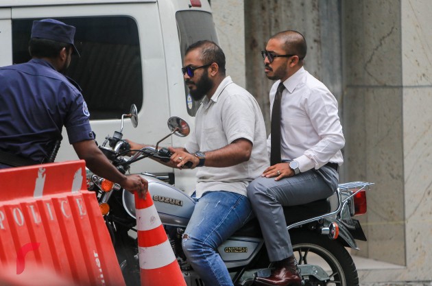 މަޖިލީހުގެ ރައީސް ގެ އިތުބާރު ނެތް ކަމުގެ ވޯޓް ނެގުމުގެ ޖަލްސާއަށް މެމްބަރު މުހައްމަދު އަމީތު ހާޒިރުވަނީ.