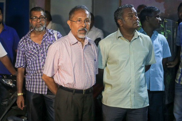 ހަރުގެ ހުޅުވުމަށް އޭޕްރީލް 4، 2016 ވަނަ ދުވަހުގެ ރޭ ބޭއްވި ހަފްލާގައި އެމްޑީޕީގެ ޑެޕިއުޓީ ޗެއާޕާސަން އަލީ ނިޔާޒު އަދި ޑރ. މުސްތަފާ ލުތުފީ ބައިވެރިވެވަޑައިގަންނަވަނީ.