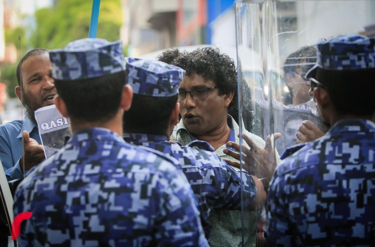 A number of opposition members, including senior officials, gathered on Friday, calling for Qasim’s immediate release