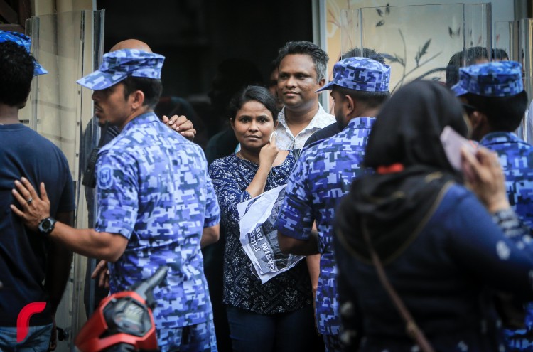 ޖުމްހޫރީ ޕާޓީގެ ލީޑަރު ގާސިމް ކޯޓްއަށް ހާޒިރު ކުރިވަގުތު ޕީޕީއެމް މައުމޫން ފެކްޝަންގެ ނާއިބު ރައީސާ ބައިވެެރިވެވަޑައިގަންނަވަނީ