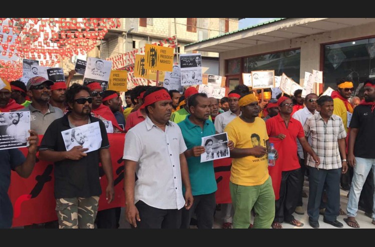 ބުރާސްފަތި ދުވަހު ޖުމްހޫރީ ޕާޓީގެ ލީޑަރު ގާސިމް އިބްރާހިމް ހައްޔަރުކުރުމާ ގުޅިގެން ހޮނިހިރު ދުވަހު ބޭއްވި މުޒާހަރާގައި ފެންފުށީ ރައްޔިތުން ވެސް ވަނީ ބައިވެރިވެފައެވެ.