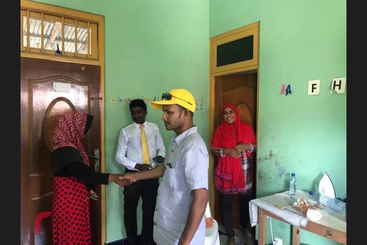 އެމްޑީޕީ އިން މިހާރު ލ އަތޮޅަށް ކުރަމުންގެންދާ ދަތުރުގައި ދޮރުން ދޮރަށް ހިނގަނީ