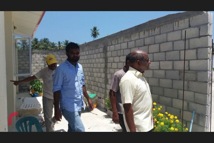 ލޯކަލް ކައުންސިލް އިންތިހާބާއި ދިމާކޮށް ކުރަމުން ގެންދާ ދަތުރުގައި އެމްޑީޕީ މެމްބަރު ޝާހިދު ގެތަކަށް ޒިޔާރަތްކުރައްވަނީ