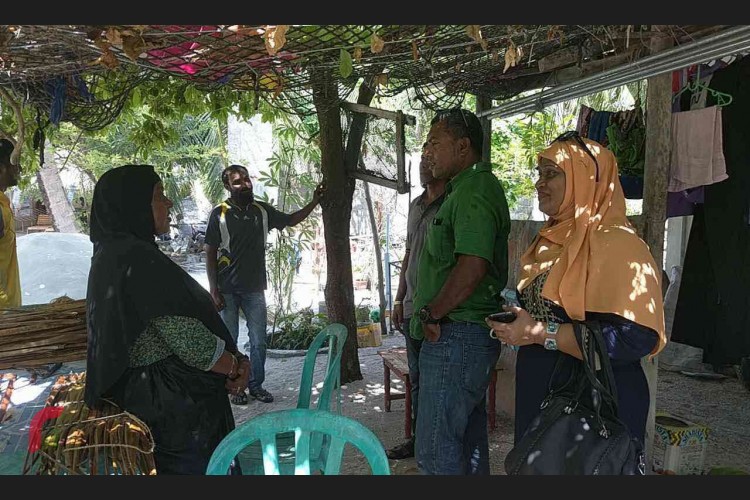 ލޯކަލް ކައުންސިލް އިންތިހާބާއި ދިމާކޮށް އެމްޑީޕީއިން ތ އަތޮޅުގައި ދޮރުން ދޮރަށް ކެންޕެއިން ހަރަކާތްތައް ކުރިއައް ގެންދަނީ