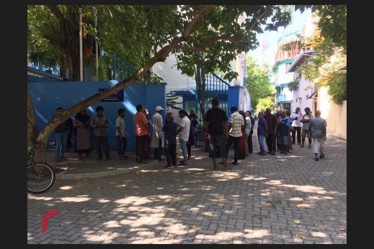 ބައެއް ރަށްރަށުގެ ވޯޓާސް ލިސްޓު އެ ރަށްރަށުގެ އޮބްޒާވަރުންނަށް ވޯޓާސް ލިސްޓް ލިބިފައިވާ ނުވާއިރު، އިލެކްޝަނުން އެފުރުސަތު ތަނަވަސްކޮށްދީފައި ނުވާކަން އެފަރާތްތަކުން ވަނީ ބުނެފައެވެ.