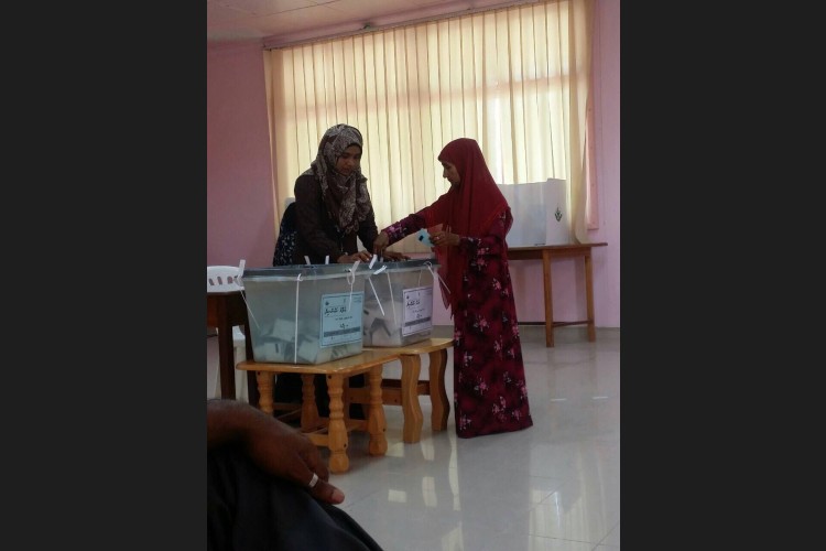 މޯލްޑިވްސް ޑިމޮކްރެސީ ނެޓްވޯކުން ބުނި ގޮތުގައި ގާތްގަނޑަކަށް ތިރީހަކަށް ވޯޓް ފޮއްޓަށް ވޯޓުލުން ލަސްވެގެން ގޮސްފައިވެއެވެ