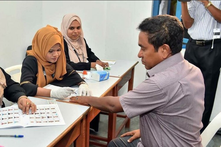 2017 ވަނަ އަހަރު ބޭއްވި ލޯކަލް ކައުންސިލް އިންތިހާބުގައި ރައީސް ޔާމީން ވޯޓް ލައްވަނީ