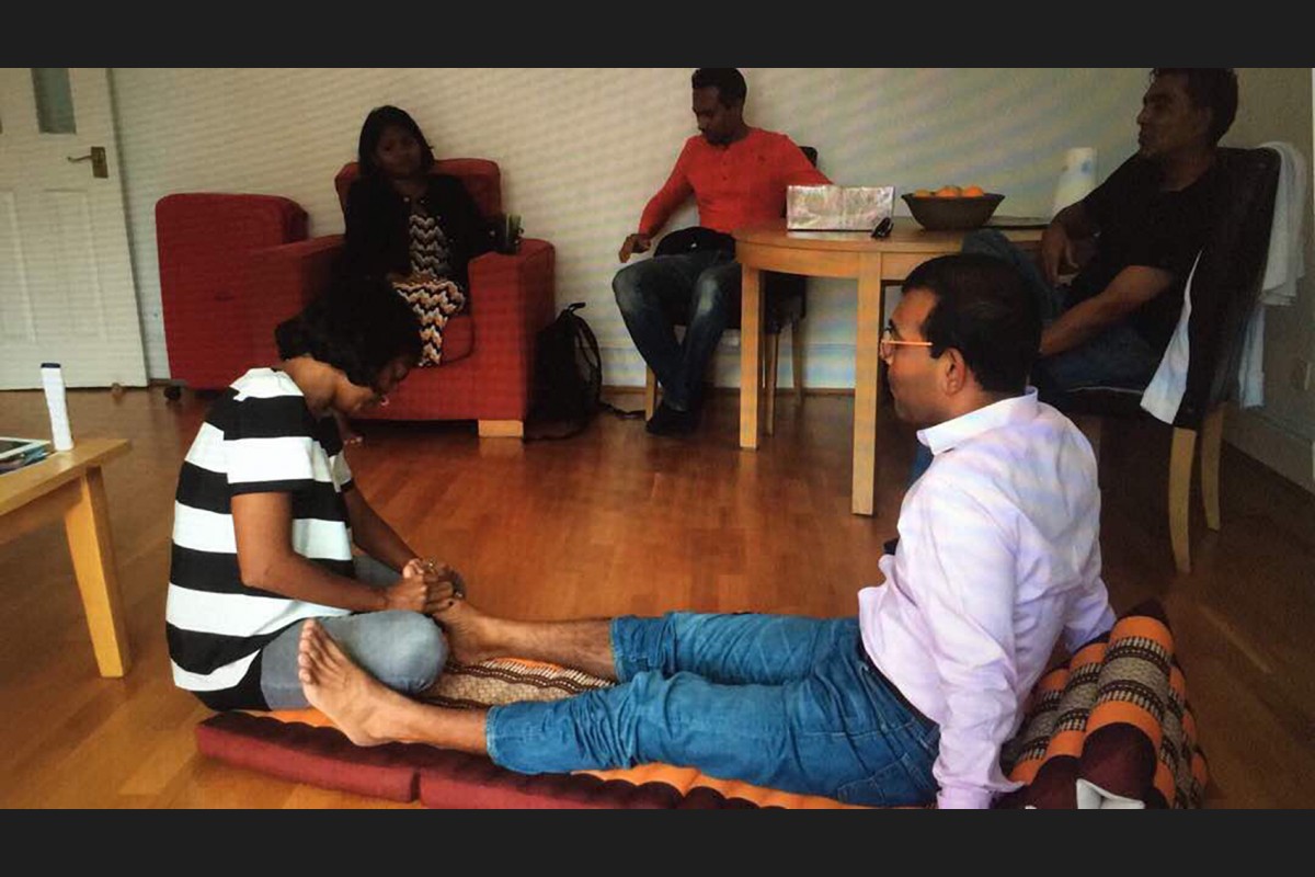  ރައީސް ނަޝީދު އެ މަނިކުފާނުގެ އާއިލާގެ ބޭފުޅުންނާއެކު