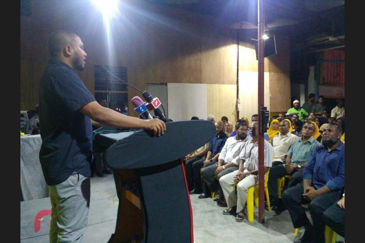 އަދާލަތް ޕާޓީގެ ޢަދާލަތު ޕާޓީގެ ނައިބު ރައީސް ޢަލީ ޒާހިރު ވާހަކަ ދައްކަވަނީ