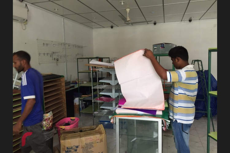 ފުރާޅު އެއްލާލި ގެތަކުގައި ދިރިއުޅެމުން ދިޔަ މީހުންނަން، ފުލުހުންނާއި ސިފައިންގެ އެހީތެރިކަމާއިއެކު ވަގުތީ ގޮތުން މީހާރު ވަނީ ބޯހިޔާވަހިކަން ފޯރުކޮށްދީފަ