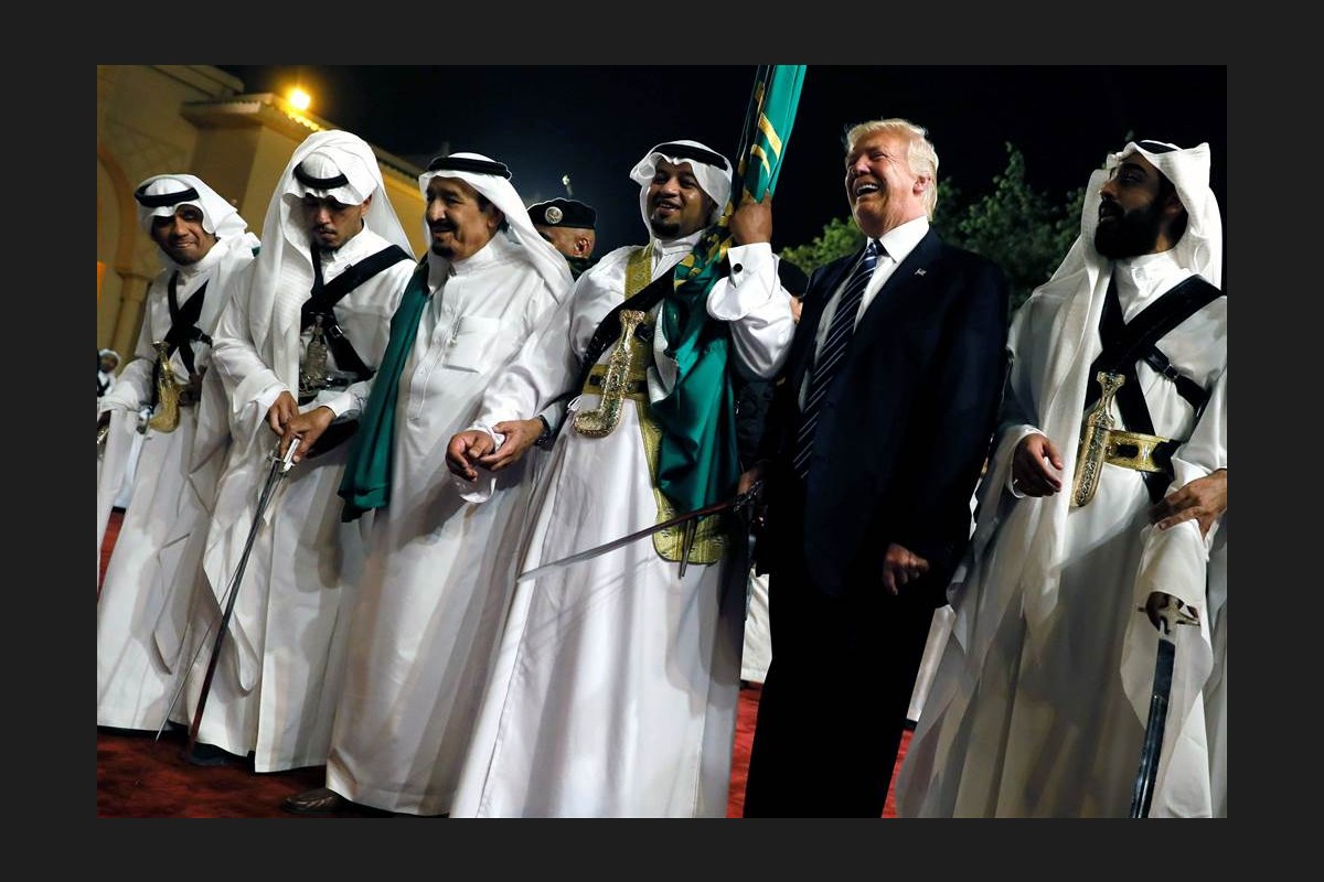 އެމެރިކާގެ ރައީސް ކަނޑިއަކާއެކު ނަށަނީ. ޑިޕްލޮމެސީގެ މިހާއްސަ ދުވަސް ނިންމާލައިފައވަނީ މުރައްބާ ޕެލަސްގައި ބޭއްވި ޙާއްސަ ފަރިއްކޮޅަކުން