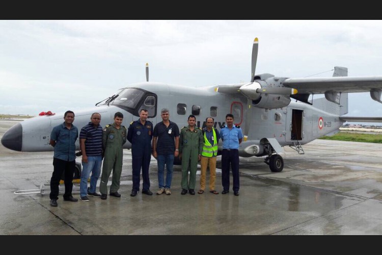 ގެއްލިގެން ހޯދަމުން ދިޔަ ރާއްޖޭގެ ޓަގު ބޯޓު މާރިޔާ 3 އެއް ހޯދުމާއެކު އިންޑިއާ ސަރުކާރުން ރާއްޖެއަށް ކަނޑައަޅުއްވާފައި ހުންނަވާ ސަފީރު އަކިލޭޝް މިޝްރާ، އިންޑިއާގެ ނޭވީ އަށްވަނީ ތައުރީފުކޮށްފައެވެ