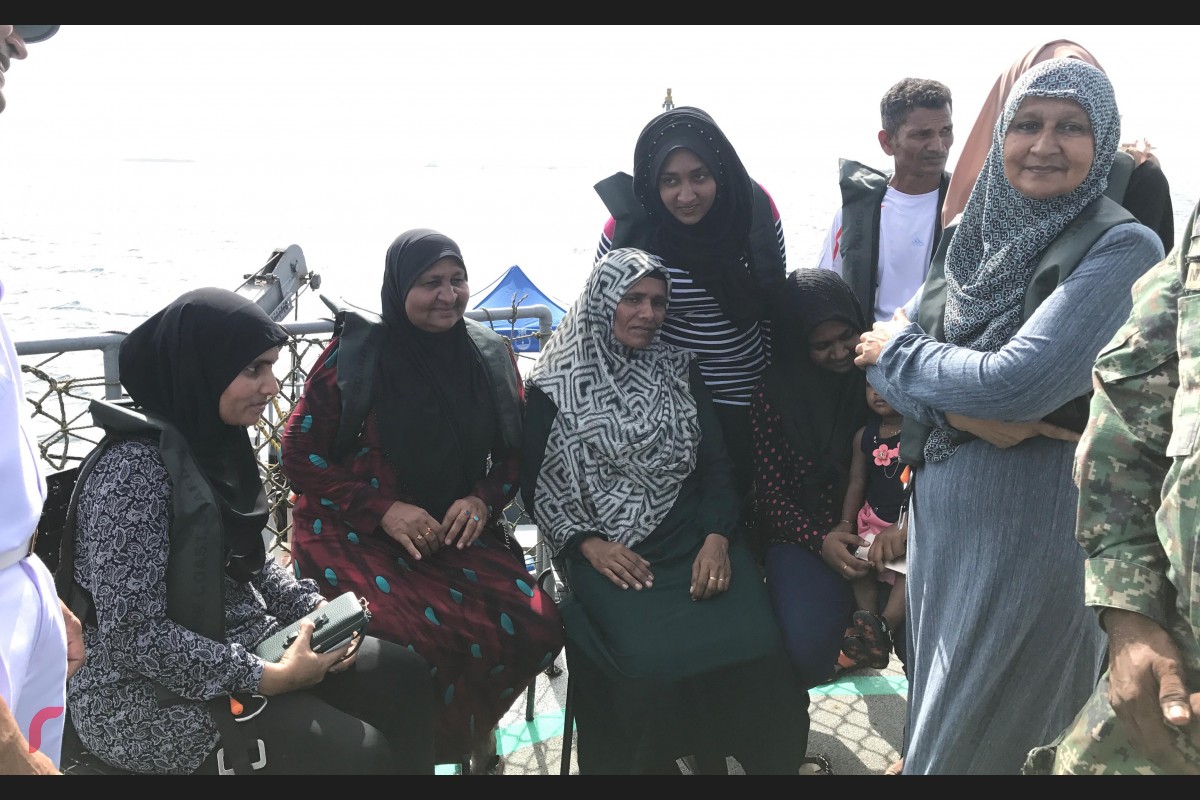 ހަ މީހުންނާއެކު ގެއްލިގެން ހޯދަމުން ދަނިކޮށް، ގެއްލުނު ކޮޅުވެއްޓީގައިތިބި މީހުން އާއިލާއާއި އެކު މަޑުކޮށްލައިގެން