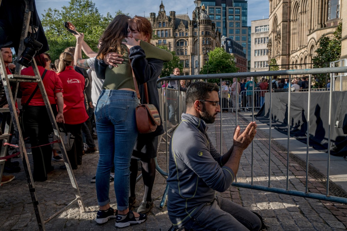 މެންޗެސްޓާރގެ އެންމެންވެސް މި ހިތާމައިގައި ބައިވެރިވެފައިވާއިރު އެގައުމުން ވަނީ ނުރައްކާ ލެވެލް އެންމެ މަތިކޮށްފައި