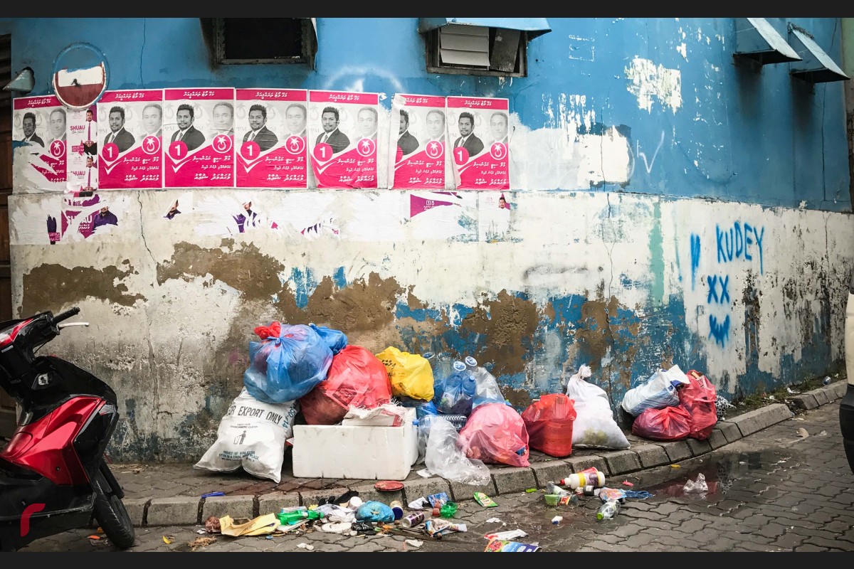 މާލޭގެ މަގުމައްޗަށް ކުނިތަކެއް އުކާލާފައި