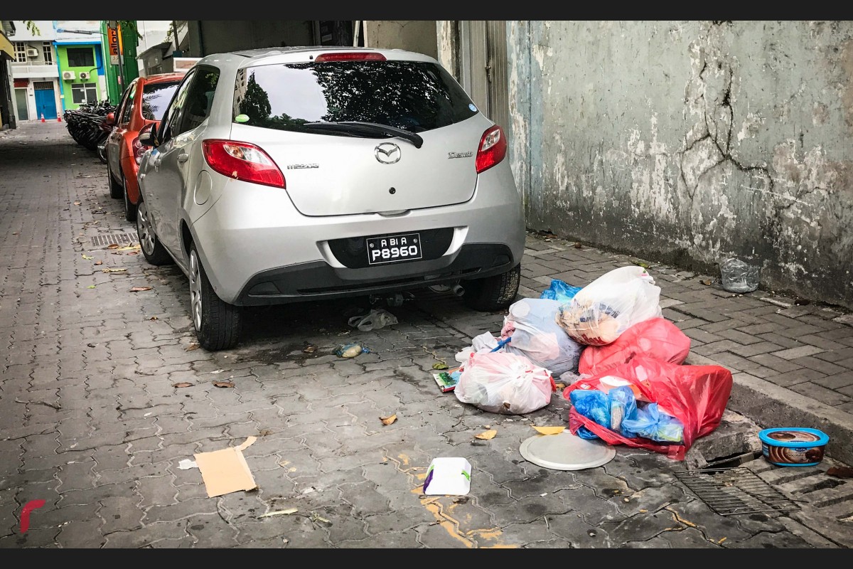 މާލޭ މަގެއްގައި ކުނިތަކެށް ބަހައްޓާފައި. ރައްކާތެރި ގޮތުގައި ކުނިނައްތާލުމަކީ ކޮންމެ ރައްޔިތެއްގެވެސް ފަރުދީ ޒިންމާއެއް