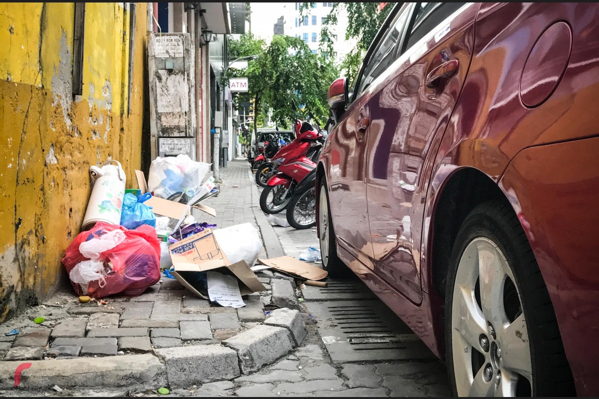 މާލޭ މަގެއްގައި ކުނިތަކެށް ބަހައްޓާފައި. ރައްކާތެރި ގޮތުގައި ކުނިނައްތާލުމަކީ ކޮންމެ ރައްޔިތެއްގެވެސް ފަރުދީ ޒިންމާއެއް