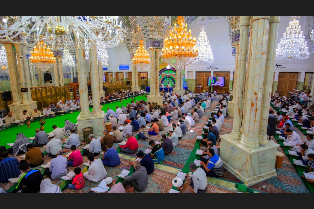 މުސްލިމުން މިސްކިތުގައި އިއުތިކާފަށް މަޑުކޮށްލައިގެން