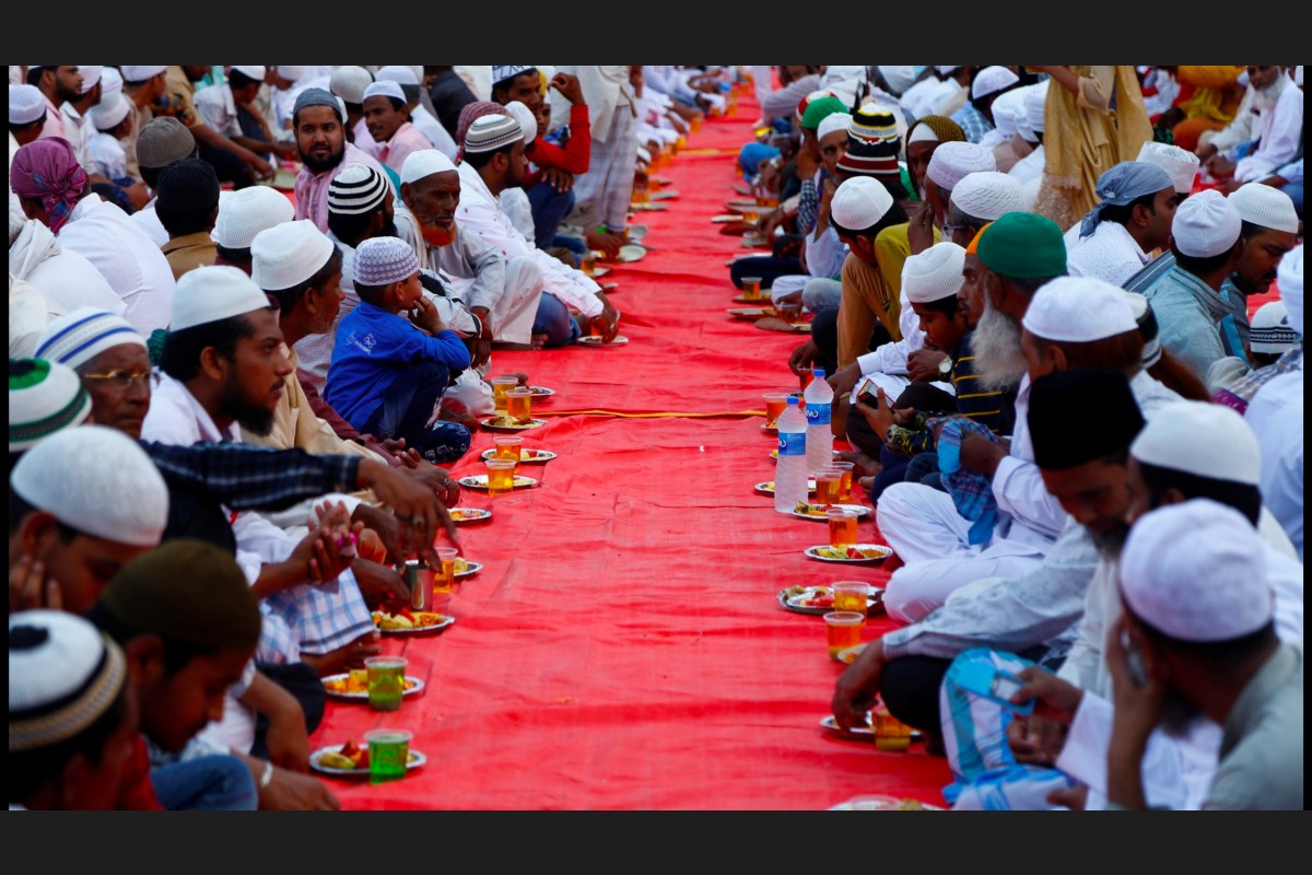 އިންޑިއާގެ އަޖްމީރްގައި ބަޔަކު ރޯދަވީއްލަން މަޑުކޮށްލައިގެން