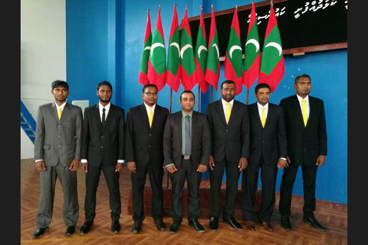 ގިނަ ކައުންސިލްތަކަކުން ހުވާ ކުރުން ކުރިއަށްދާ އިރު މާލޭ ސިޓީ ކައުންސިލާއި، އައްޑޫ ސިޓީ ކައުންސިލް ހުވާ ކުރުމަށް ހަމަޖެހިފައިވަނީ ހޮނިހިރު ދުވަހުގެ ރޭގެ ވަގުތެއްގަ އެވެ.