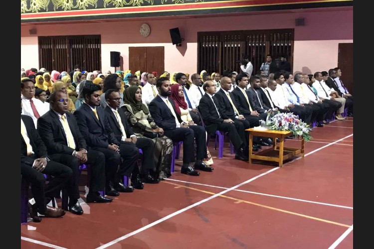 މާލެ ސިޓީ ކައުންސިލްއައް އިންތިހާބުވެވަޑައިގަތް މެންބަރުން ހުވާކުރެއްވުމަށް ޣިޔާސުއްދީން އިންޓަނޭޝަންލް ސްކޫލްގައި ބޭއްވި ދަރުބާރު