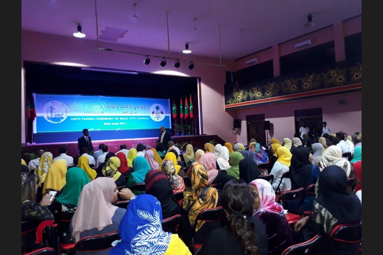 މި ރަސްމިއްޔާތުގައި ކައުންސިލް ކުރީގެ މެމްބަރުންނާއި ސިޔާސީ ދާއިރާގެ ބައެއް ބޭފުޅުންނާއި މިނިވަން މުއައްސަސާތަކުގެ ބައެއް މެމްބަރުން ބައިވެރިވެވަޑައިގެންނެވި