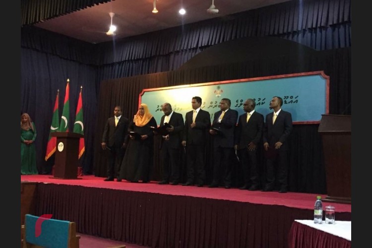 އައްޑޫ ސިޓީ ކައުންސިލްއައް އިންތިހާބުވެވަޑައިގަތް މެންބަރުން ހުވާކުރެއްވުމަށް ބޭއްވި ދަރުބާރު