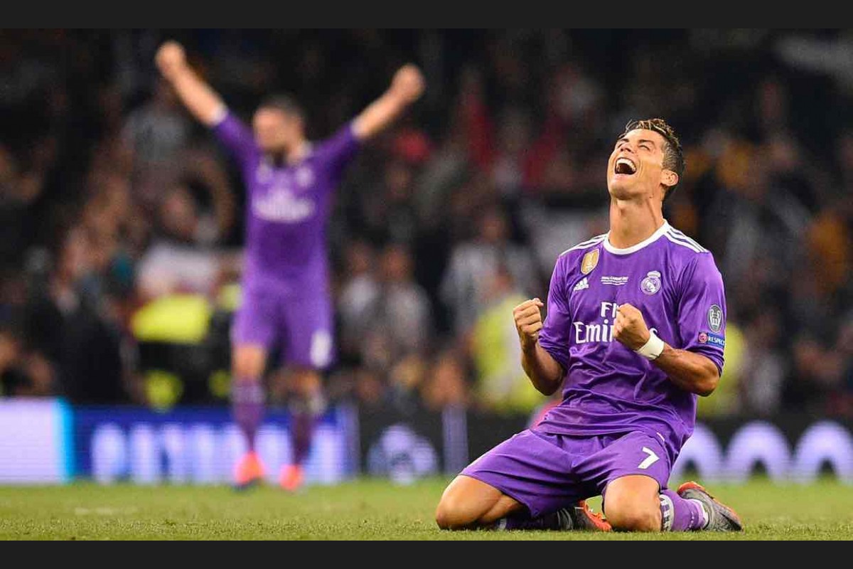 ކްރިސްތިއާނޯ ރޮނާލްޑޯ މެޗު ނިމުމުން އުފާފާޅުކުރަނީ، މި މެޗުގައި އޭނާ ވަނީ ދެ ލަނޑު ކާމިބުކޮށް ކެރިޔަރުގައި 600 ލަނޑު ކާމިޔާބުކޮށްފައި