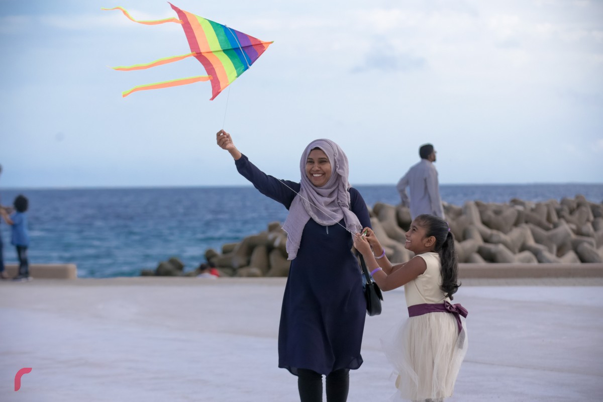 ރޯދަމަހު ރޯދަކުރުކުރުމުގެ ގޮތުން ކުއްޖަކަށް ކުޑަކުއްޖަކަށް އެ ކުއްޖާގެ މަންމަ މަޑިއަރުވާދެނީ.