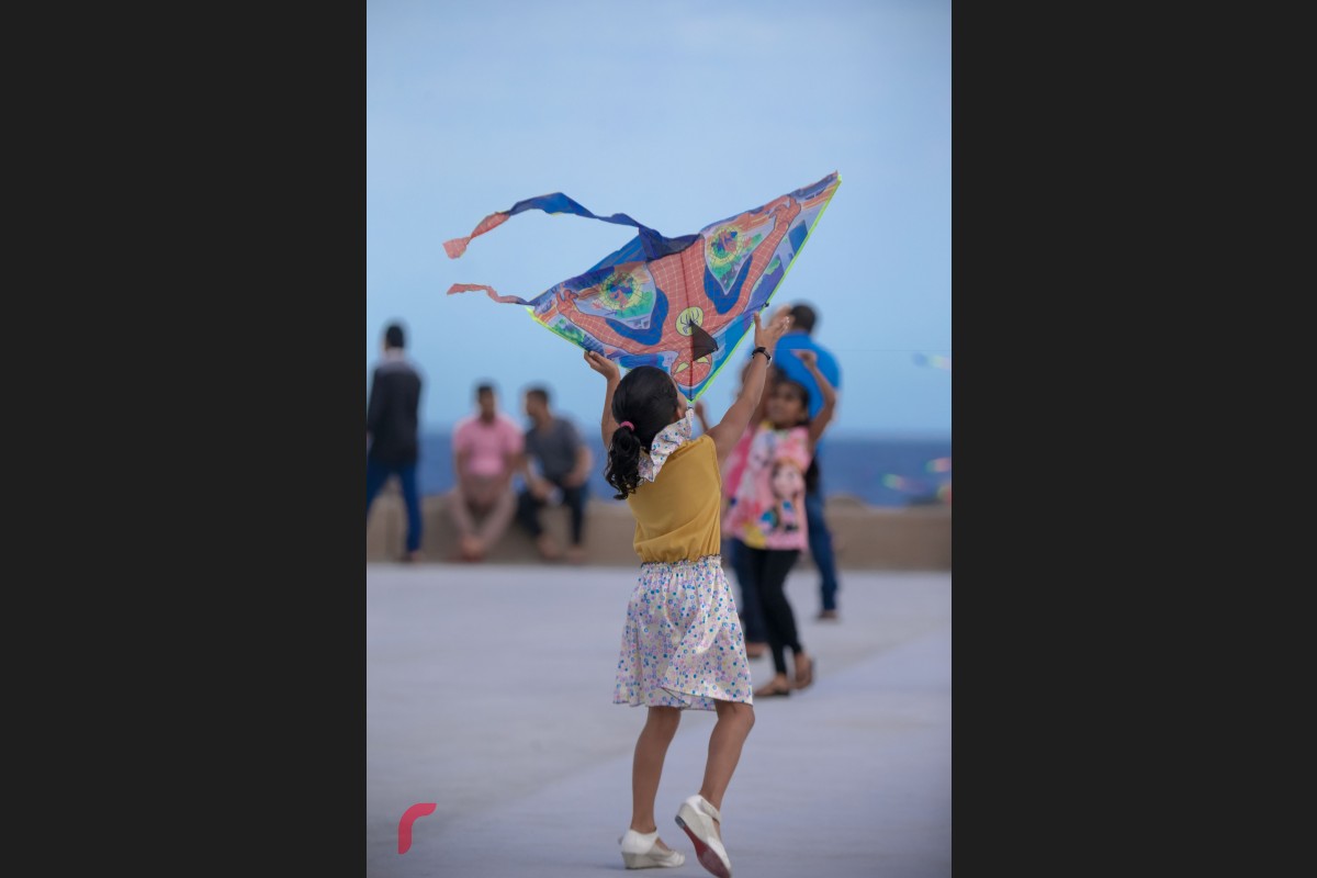 ދެކުއްޖަކު މަޑިއަރުވަނީ