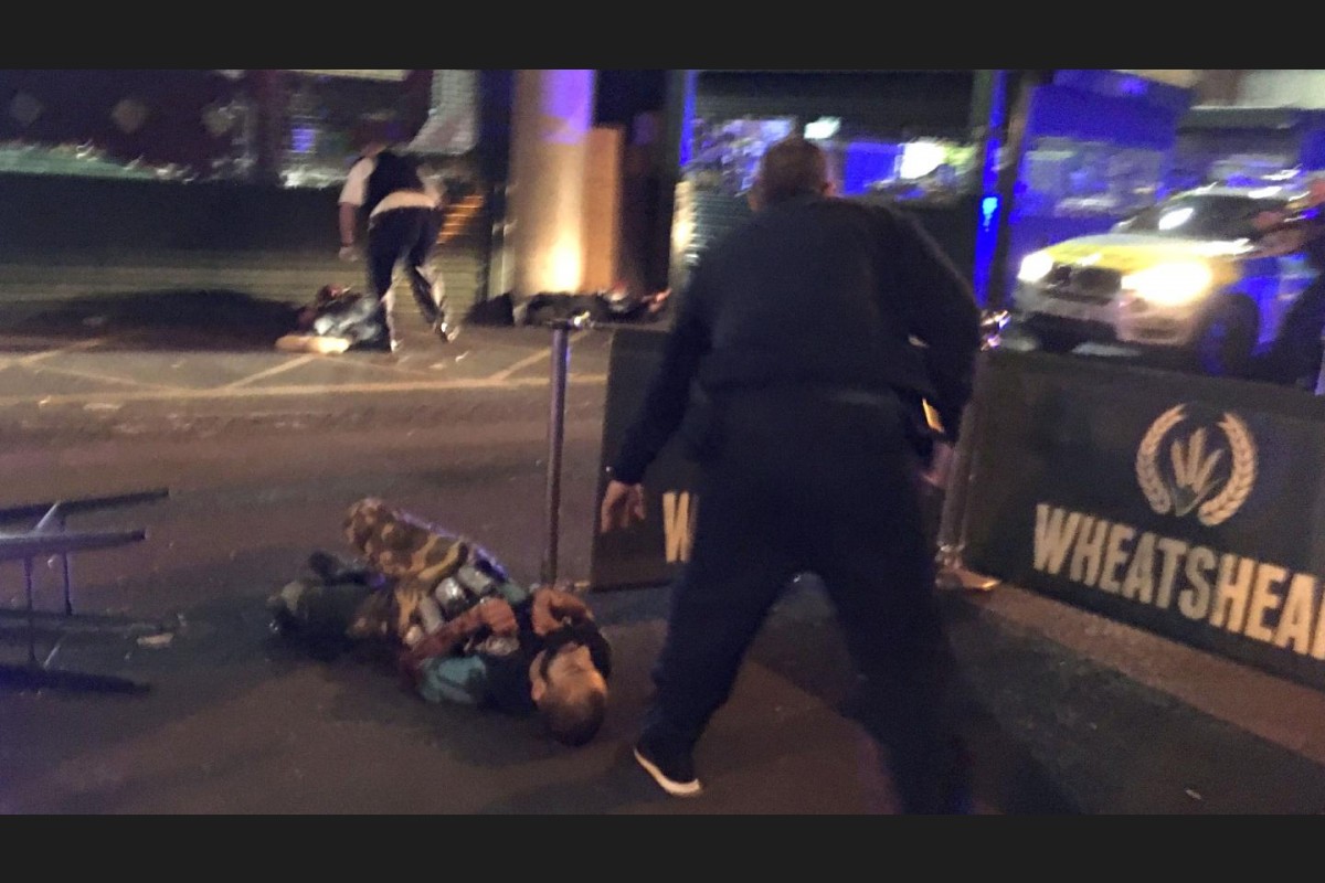 ލަންޑަންގައި ދިން ޓެރަރިސްޓް ހަމަަލާގައި ބައިވެރިވިކަމަށް ތުހުމަތު ކުރެވޭ މީހަކު ހައްޔަކުކޮށްފައި. މިހަމަލާގައި މިހާތަނަށް 7 މީހުން މަރުވެ 48 މީހުން ވަނީ ޒަހަމްވެފައި  