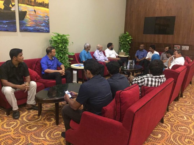 Members of the opposition alliance, including parliamentarians aligned with the ruling Progressive Party of Maldives (PPM) who have withdrawn support for the government, gathered at the airport to rec