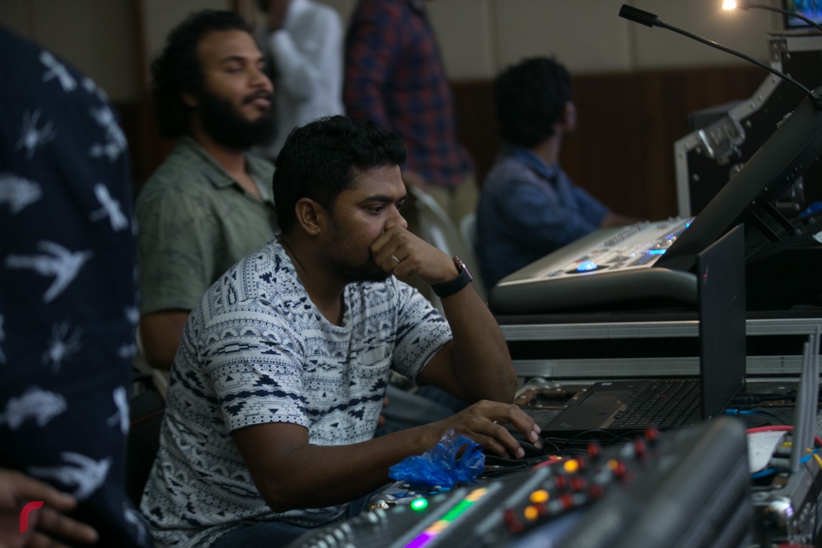 ދަސްތާ ޝޯވގެ ތެރެއިން: ޝޯ ގެނެސްދޭނީ އީދު ދުވަހު