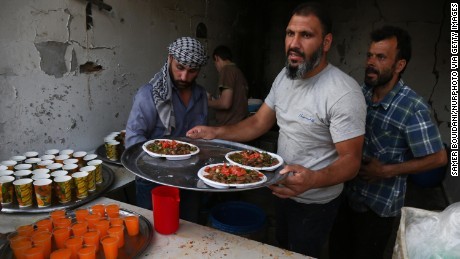 'އަޑަލެހް ފައުންޑޭޝަން' އިން އިންތިޒާމްކޮށްގެން ކުރިއައްގެންދިޔަ މި ރޯދަވީއްލުމުގައި އެތައް ސަތޭކަ ބަޔަކު ބައިވެރިވެފައިވޭ.