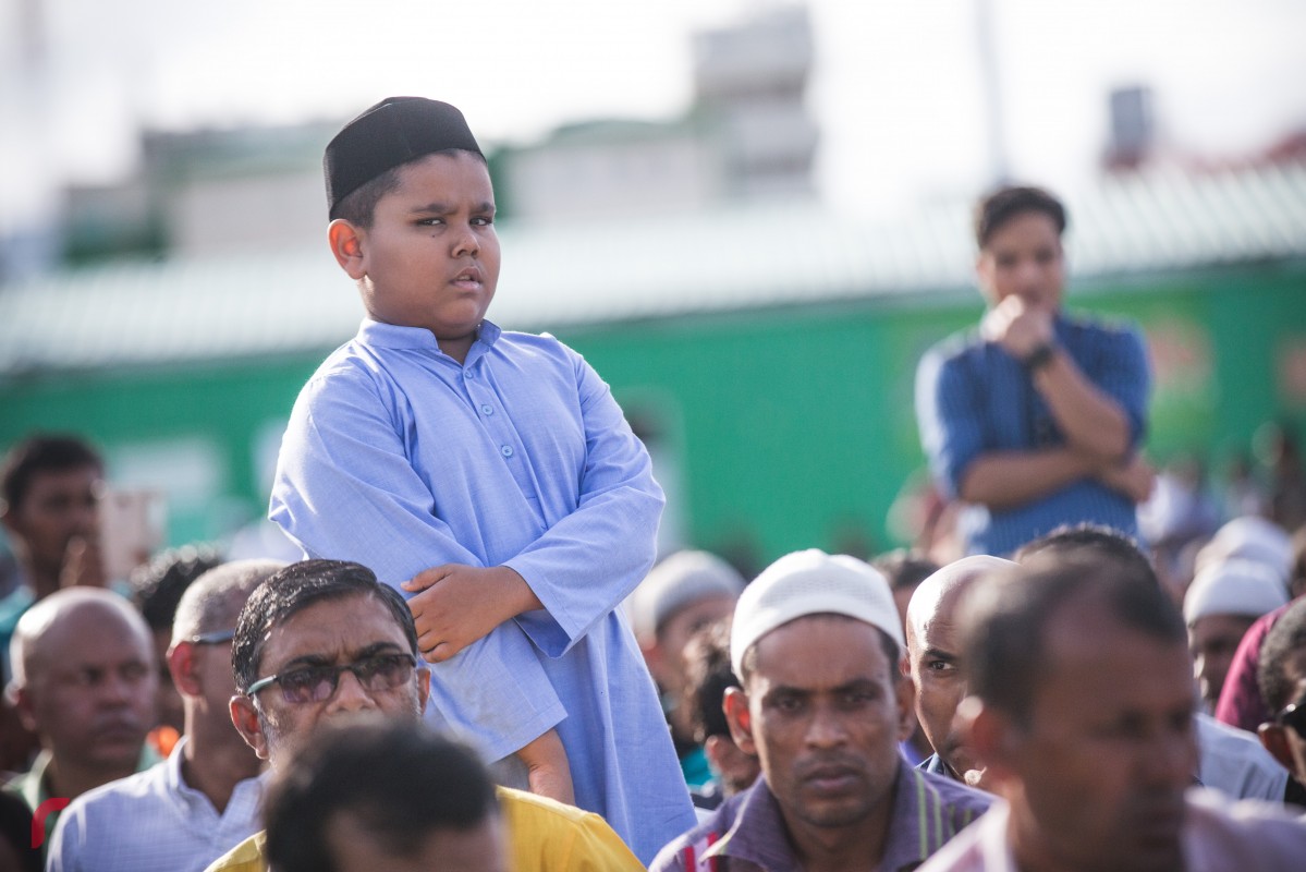 ރަމަޟާން މަހު ދީނުގެ ކަންކަމަަށް ދިން ސަމާލުކަން ދޫކޮށް ނުލައި އެގޮތުގައި ކުރިއަށް ދިއުމަށާއި ޚާއްޞަކޮށް ހަ ރޯދަ ހިފުމަށް މިއަދުގެ އީދު ޚުތުބާގައި ވަނީ ގޮވާލާފައި