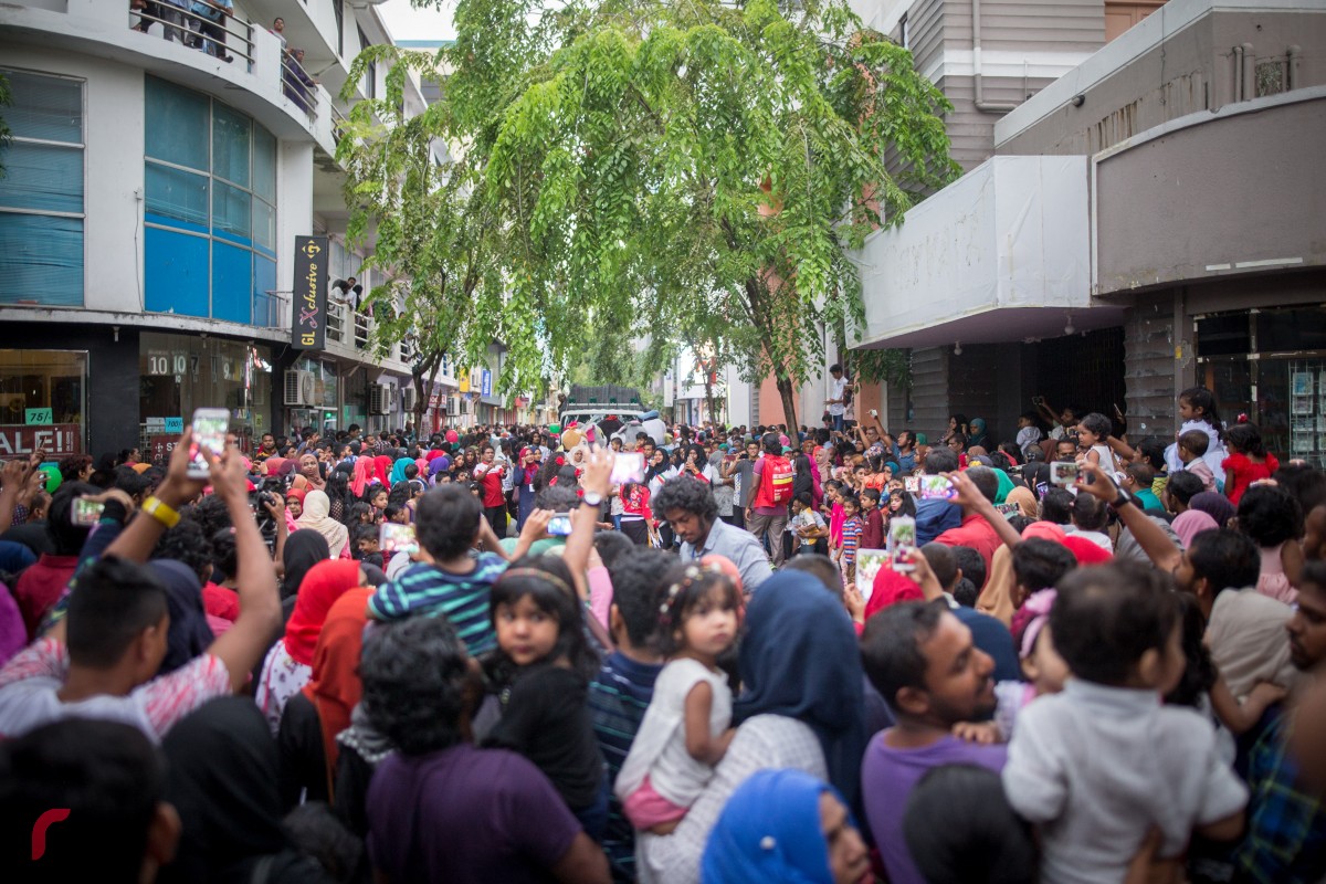 ފިތުރު ޢީދު ދުވަހާއި ގުޅިގެން ބޭއްވި ސަގާފީ ހަރަކާތްތައް ބަލާލުމަށް ގިނަ އަދަދެއްގެ ބަޔަކު ދިޔަ