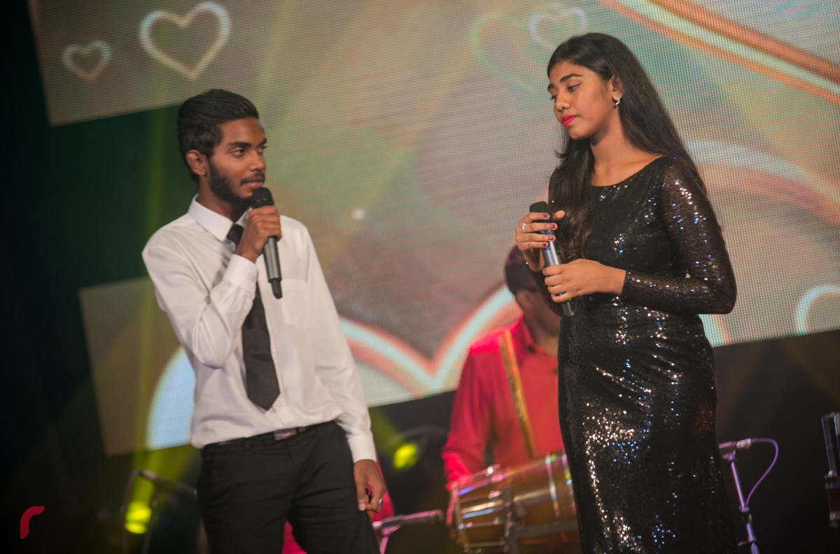 ރާއްޖެ ޓީވީިން އިންތިޒާމްކޮށްގެން ބޭއްވި 'ދަސްތާ' ޝޯ ގެ ތެރެއިން. ޝޯވ ބޭއްވީ ވޭލާ ބޭންޑާ ގުޅިގެން ފިތުރު އީދުގެ އުފަލުގައި. ޝޯވ ގައި ރީތި ދިވެހި ލަވަތަކެއް ސަގާފީ މިޔުޒިކާ އެކު ހުށަހެޅި